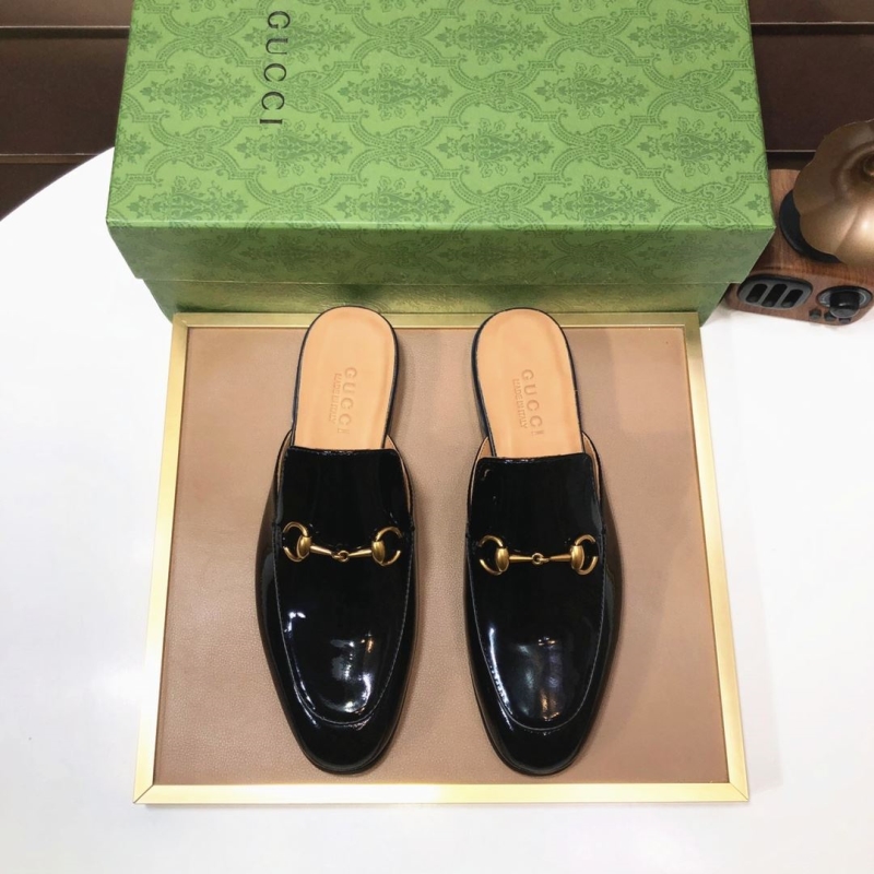 G*u*i slippers